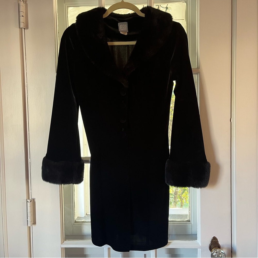 AMAZING BRAND Lightweight Velvet Black Jacket Faux Fur Collar and Cuffs